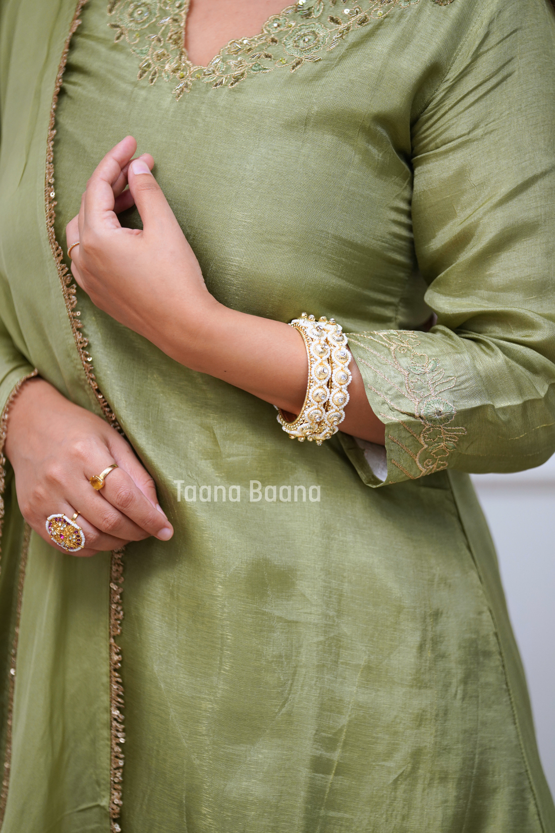 Dupatta Salwar suit