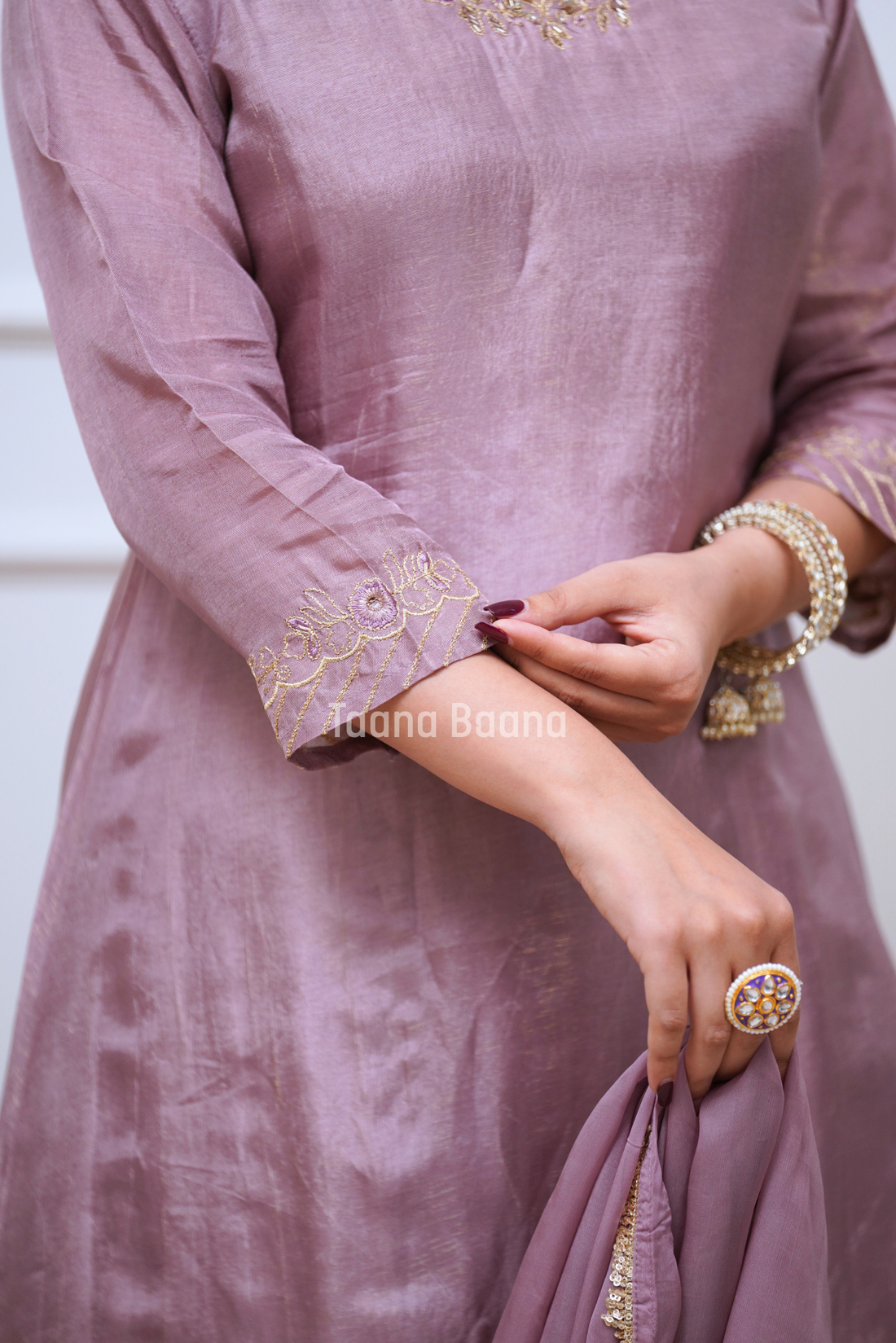 Dupatta Salwar suit