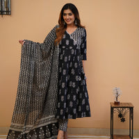 Dupatta Pant Sets