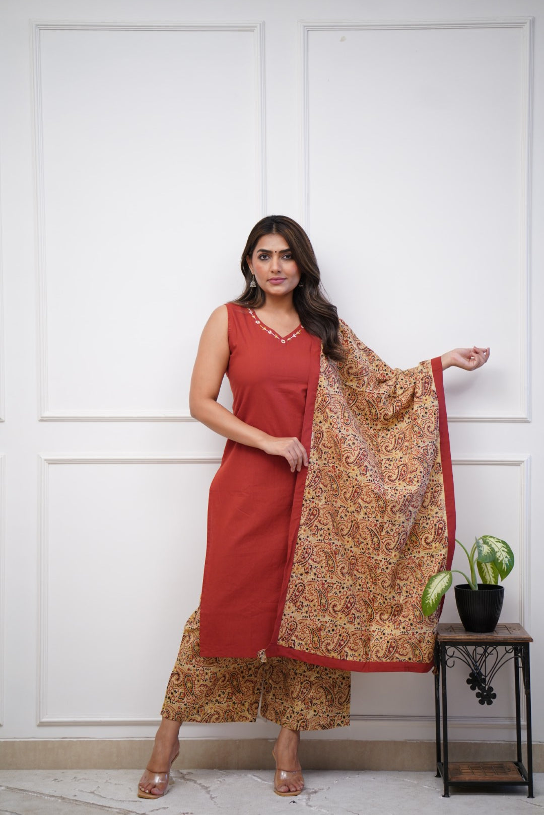 Sleveless Dress
