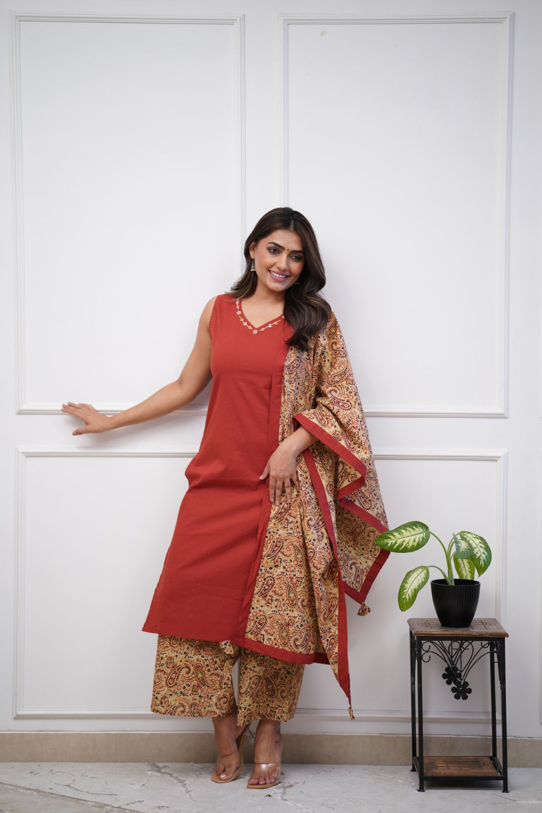 Sleveless Dress